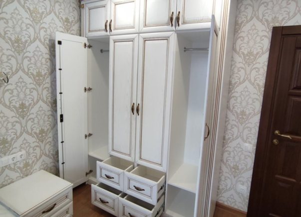 Распашной шкаф Фернанд
